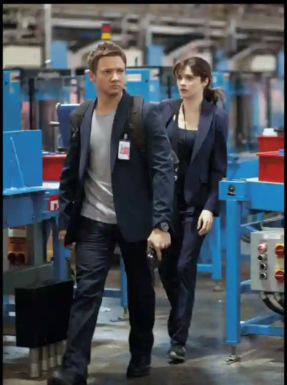 Jeremy Renner and Rachel Weisz in "The Bourne Legacy" (2012)
