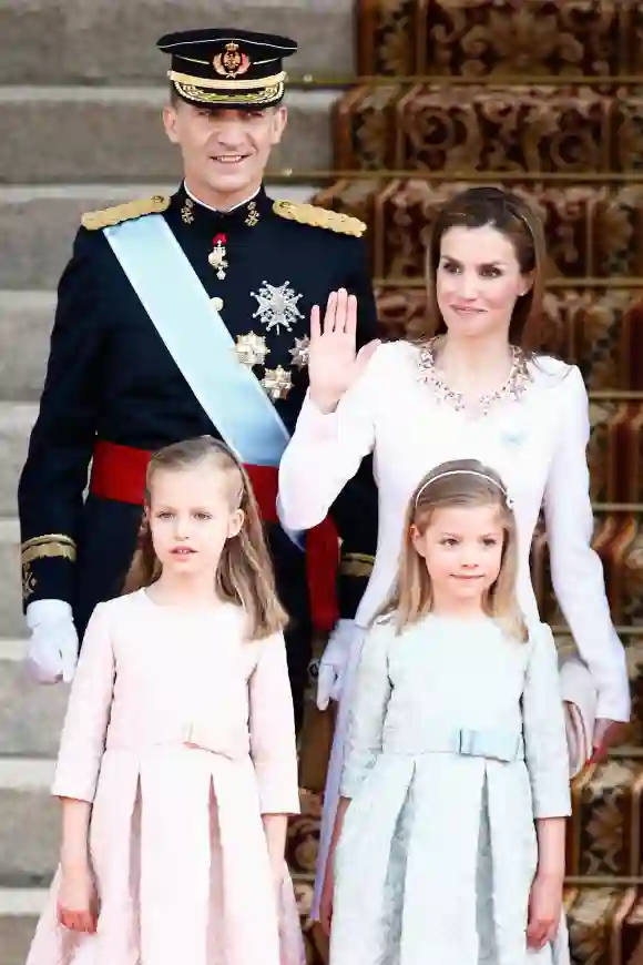 Rey Felipe, reina Letizia y las princesas Leonor y Sofía
