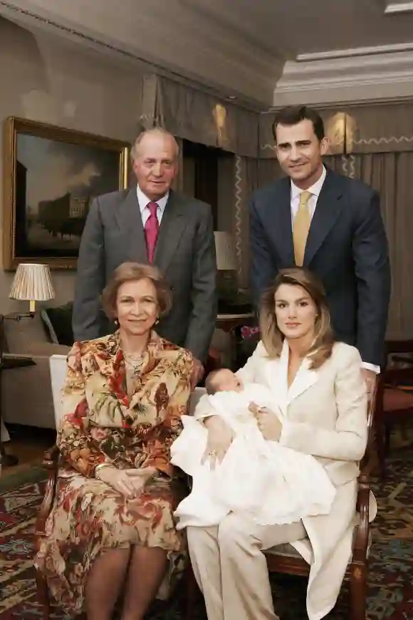 Rey Juan Carlos I, rey Felipe VI, reina Sofía, reina Letizia y princesa Leonor