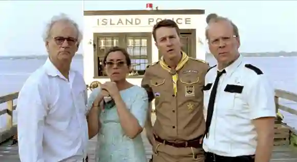 Bill Murray, Frances McDormand, Edward Norton et Bruce Willis Personnages : Walt Bishop, Laura Bishop, Scout Master Ward, C