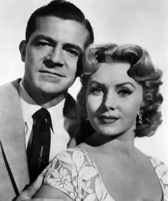 Dana Andrews, Rhonda Fleming in 'While the City Sleeps'
