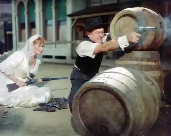 Rhonda Fleming, Bob Hope in 'Alias Jesse James'