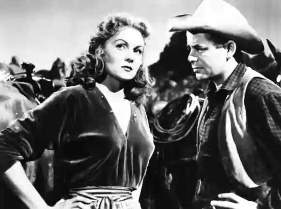 Rhonda Fleming, Glenn Ford in 'The Redhead and the Cowboy'