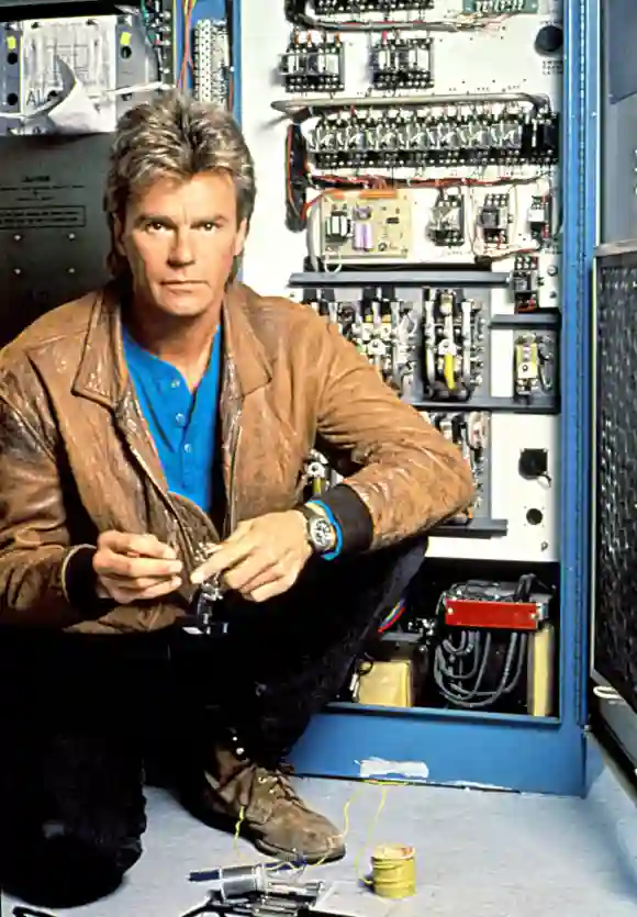 Targa Autografata Richard Dean Anderson MacGyver - 15x30 Cm, In Alluminio, Decorativa - Foto 14