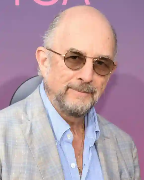 This is what Richard Schiff looks like today.