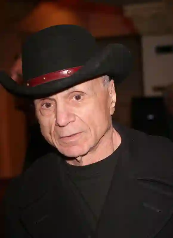 Nov 05, 2011 - Los Ángeles, California, EE.UU. - El actor ROBERT BLAKE en el Sentimental Journey Los A