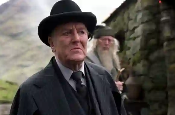 Robert Hardy dies at 91 Harry Potter and the Prisoner of Azkaban (2004) Robert Hardy as Cornelius Fudge Michael Gambon a