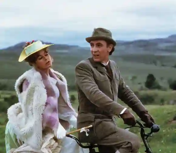 Genevieve Page et Robert Stephens dans "La vie privée de Sherlock Holmes".