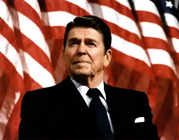 El ex presidente estadounidense Ronald Reagan habla en un mitin a favor del senador Durenberger el 8 de febrero de 1982.