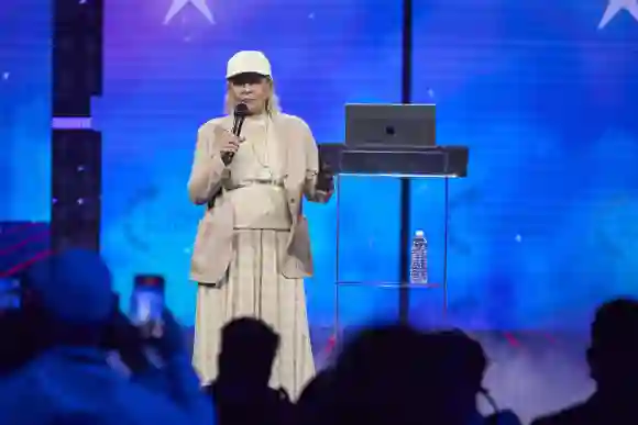 Syndication : Arizona Republic Roseanne Barr prononce un discours lors de l'AmericaFest 2023 au Centre de Convention de Phoenix le S
