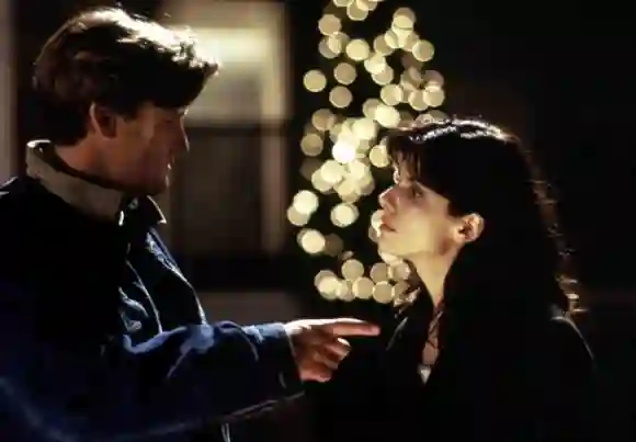 Bill Pullman, Sandra Bullock in 'While you Were Sleeping'