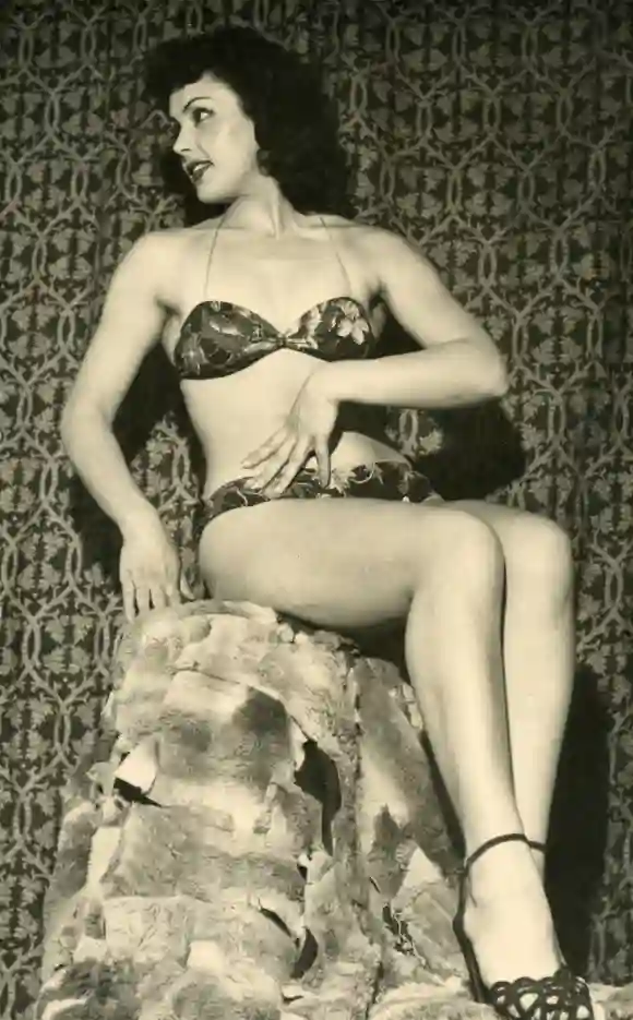 La modelo estadounidense Betty Page, años 50 PUBLICACIÓNxNOTxINxITA