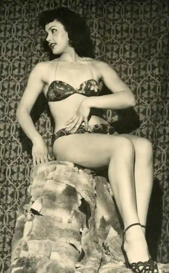 Mannequin américain Betty Page, années 1950 PUBLICATIONxNOTxINxITA