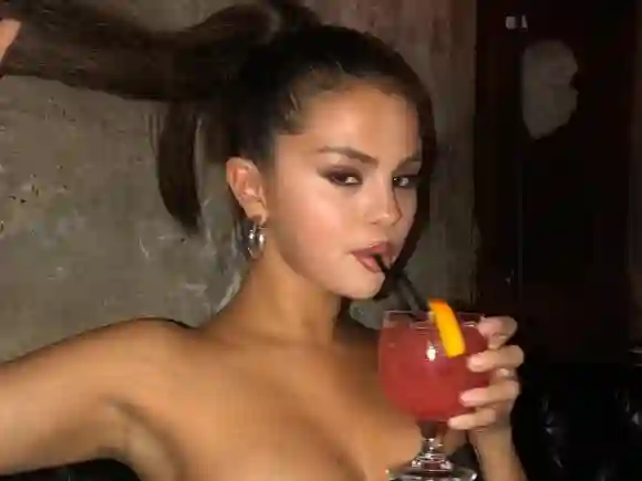 Selena Gomez sexy Instagram
