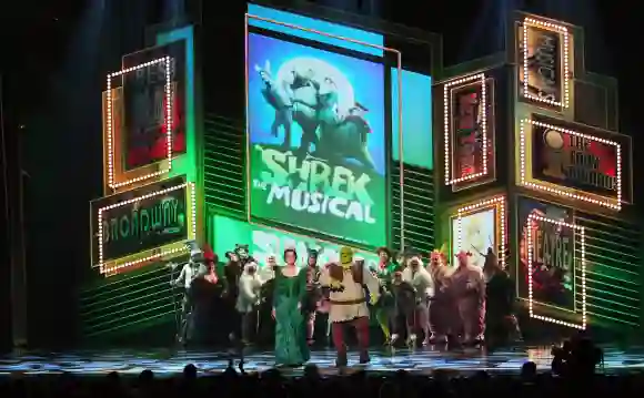 Sutton Foster et Brian d'Arcy James interprètent une chanson de "Shrek The Musical" sur scène lors de la 63e cérémonie annuelle des Tony Awards, le 7 juin 2009.