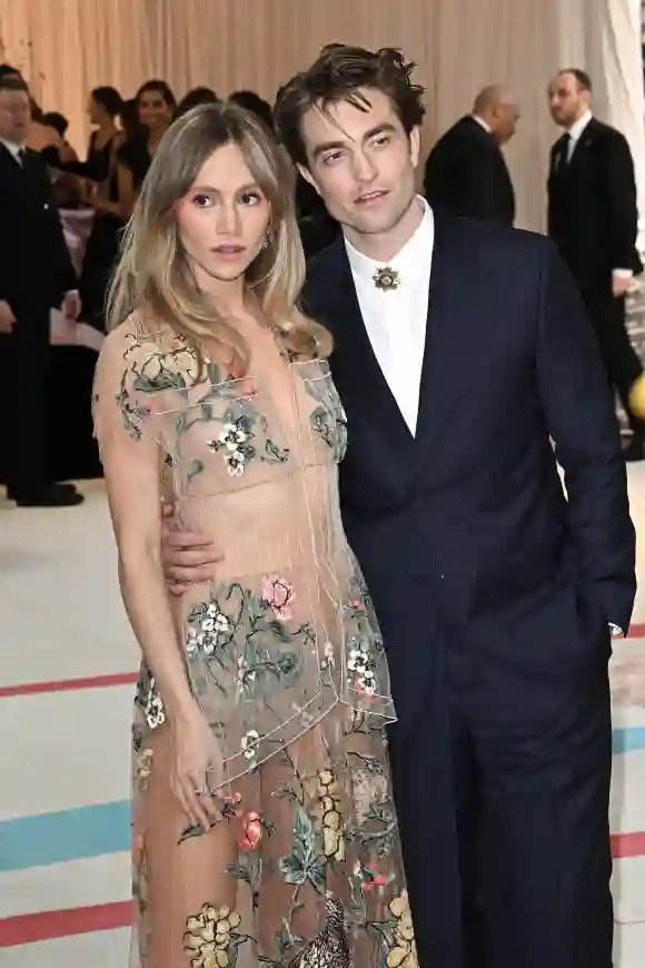 Suki Waterhouse and Robert Pattinson at the MET Gala 2023