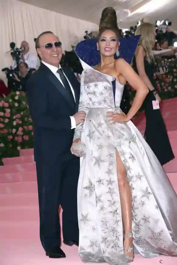 Thalía y Tommy Mottola en la Met Gala