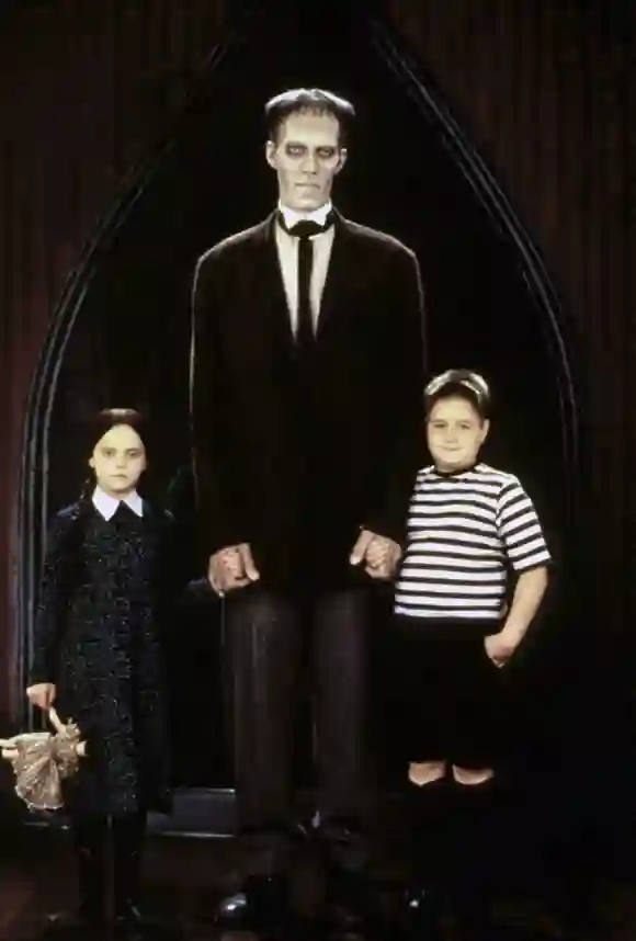 Christina Ricci, Carel Struycken, and Jimmy Workman in 'The Addams Family'.