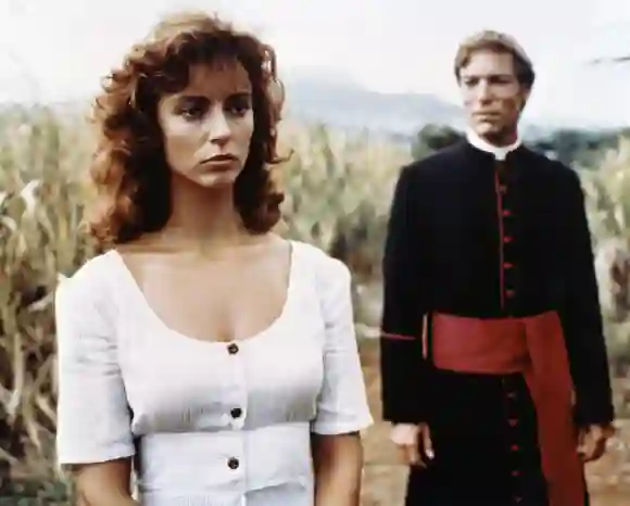 Rachel Ward and Richard Chamberlain in 'The Thorn Birds'