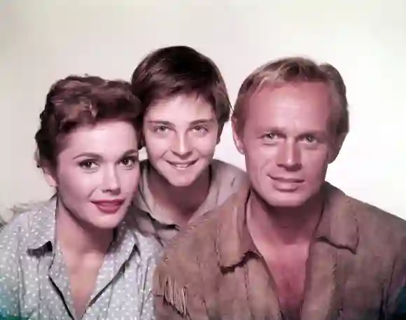 Felicia Farr, Tommy Rettig, Richard Widmark in 'The Last Wagon'