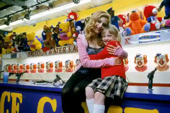 Brittany Murphy y Dakota Fanning en 'Pequeñas grandes amigas'