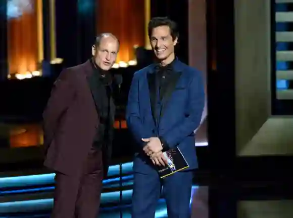 Woody Harrelson et Matthew McConaughey sur scène