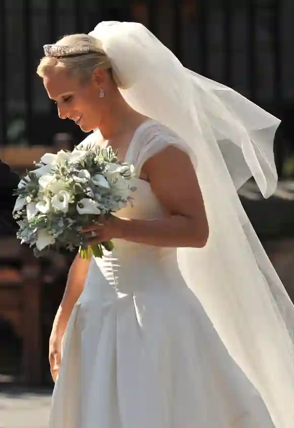 La Britannique Zara Phillips après son mariage avec le joueur de rugby anglais Mike Tindall à Canongate Kirk à Édimbourg, en Écosse, le 30 juillet 2011.