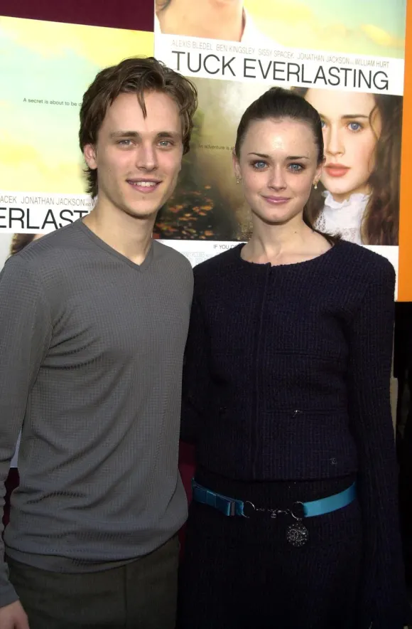 Jonathan Jackson et Alexis Bledel à la première de Tuck Everlasting El Capitan Theater, Hollywood, CA 10-05-02 , 1059