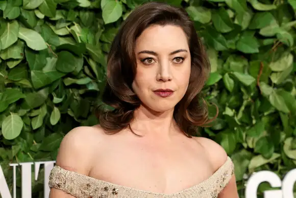 aubrey plaza instagram deactivation death man