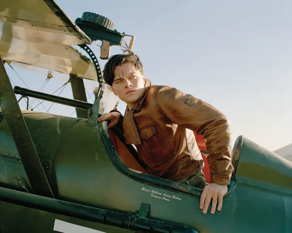 THE AVIATOR LEONARDO DICAPRIO as Howard Hughes Date: 2004