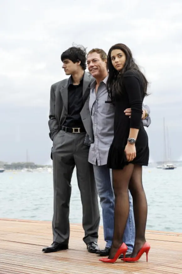 L'acteur belge Jean-Claude Van Damme (C)