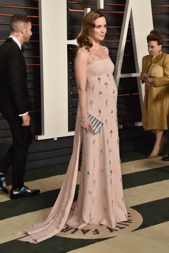 Emily Blunt si magnifiquement enceinte lors de la cérémonie des Oscars