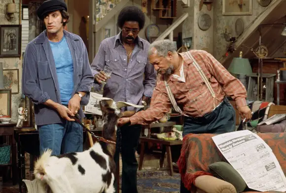 SANFORD AND SON, from left: Gregory Sierra, Demond Wilson, Redd Foxx, (1975), 1972-77. ph: John R. Hamilton/TV Guide/cou