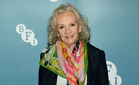 Hayley Mills Receives New Oscar After Her 1960 Trophy Was Stolen Pollyanna win movie film 2022 Academy Awards