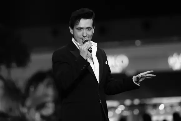 Il Divo Singer Carlos Marin Has Died From COVID-19 cause of death coronavirus coma Twitter announcement age 53 news latest 2021