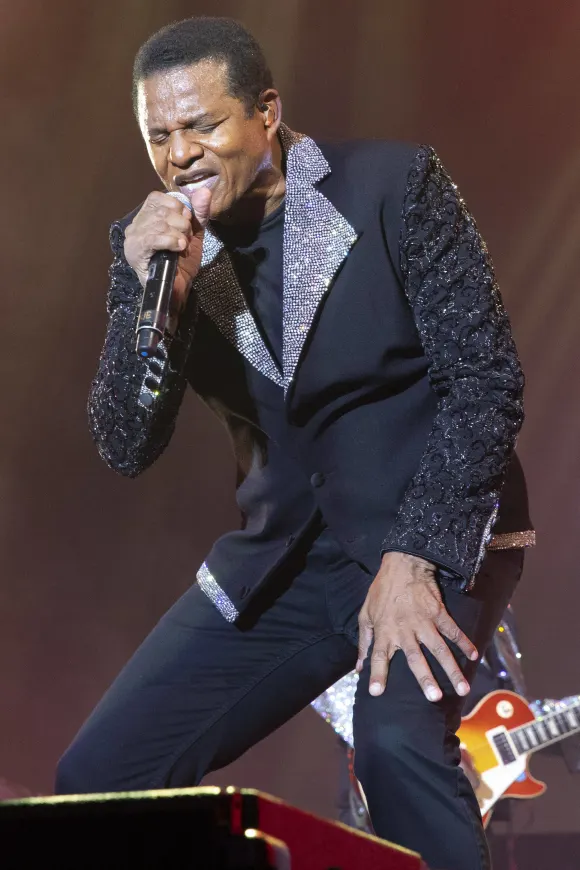 Les Jacksons se produisent au Rewind Festival North 2018 Jackie Jackson des Jacksons se produit au festival des années 80 Rewind Festiv...