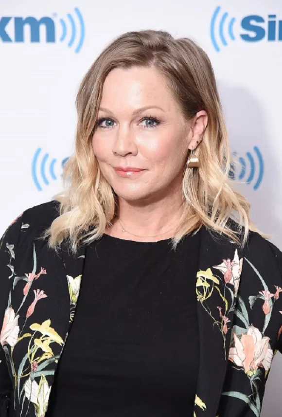 Jennie Garth became famous for her role as "Kelly Taylor" in "Beverly Hills, 90210"
