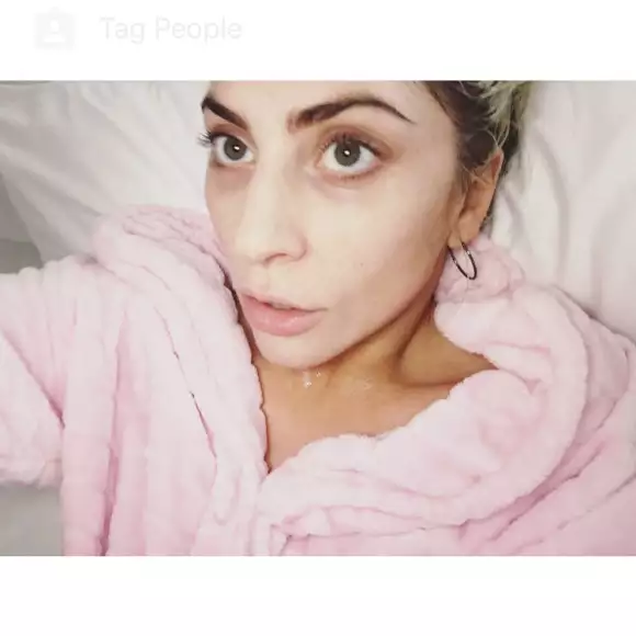 Lady Gaga completamente sin maquillaje