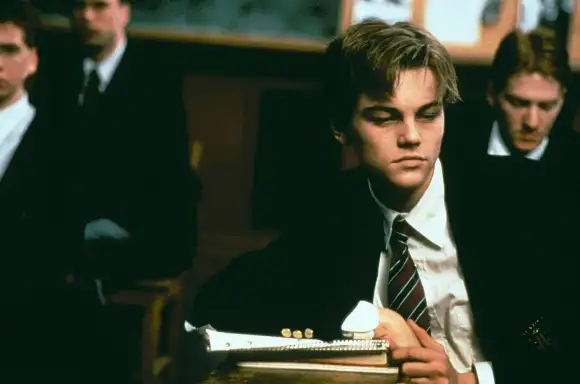 Leonardo Dicaprio Personnages : Jim Carroll Film : The Basketball Diaries (1995) Réalisateur : Scott Kalvert 21 avril 1995 PUBL