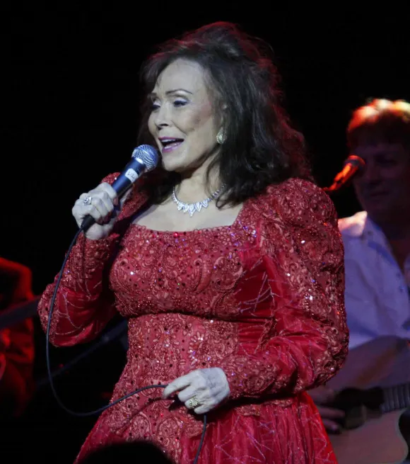 Loretta Lynn, 2009, Photo By John Barrett/PHOTOlink/Courtesy Everett Collection (Loretta Lynn2593)ASCA033 F4846 PUBLICAT