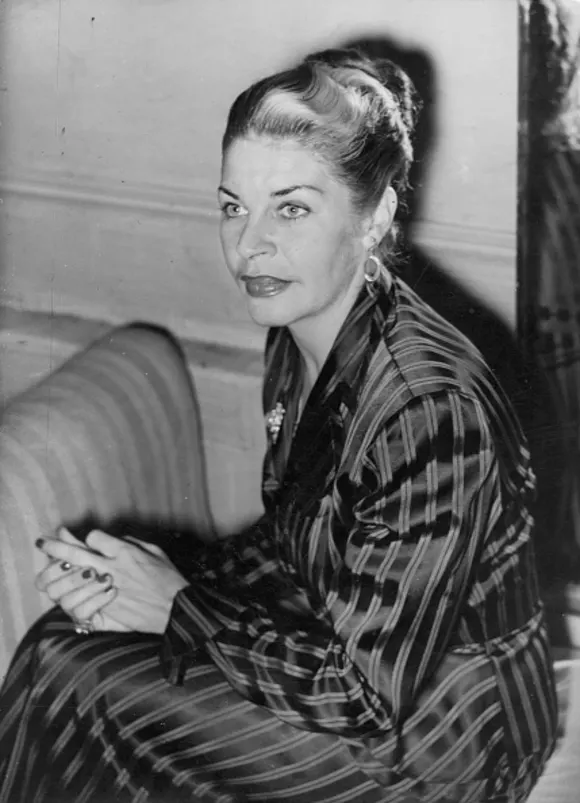 Martha Raye Sits
