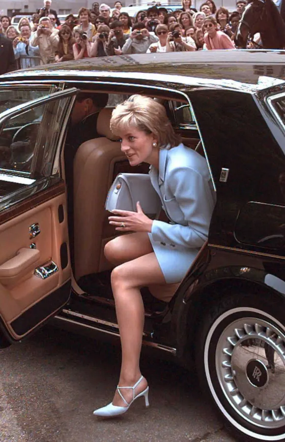 Princess Diana arriving in Chicago