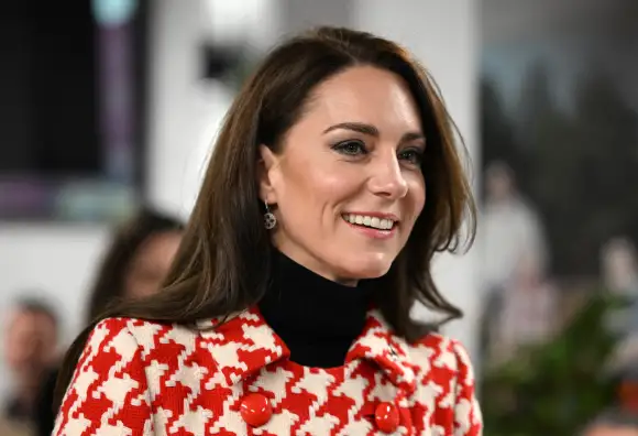 Princess Kate maternity coat red white houndstooth Prince William pregnant Prince Louis
