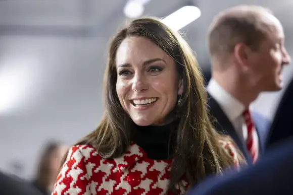 Princess Kate maternity coat red white houndstooth Prince William pregnant Prince Louis