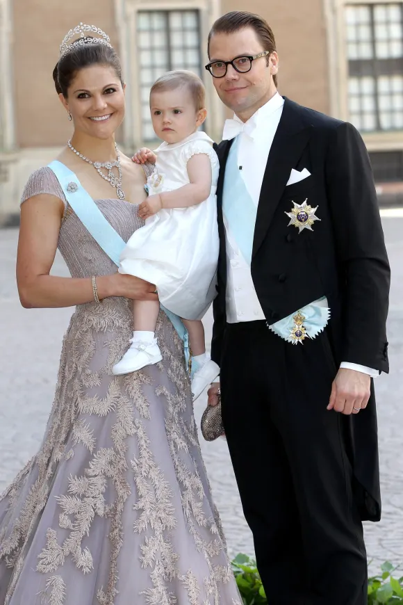 Swedish royal family tradition crown princess victoria of sweden king queen family royal castle stockholm family wedding sweet estelle