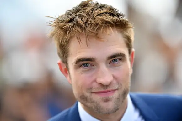 Robert Pattinson deepfakes reacción TikTok videos de baile entrevista 2023