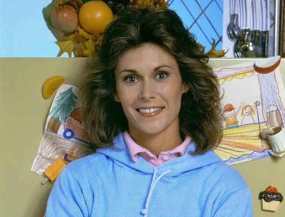 Scarecrow and Mrs. King Cast Then and Now today 2021 2022 where are they actor actress stars still alive Kate Jackson