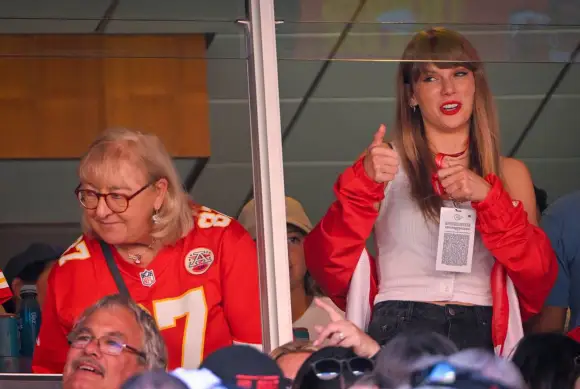 September 26, 2023: Donna Kelce, left, mother of Chiefs tight end Travis Kelce, watches the game with pop superstar Tayl