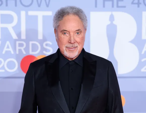 Are Tom Jones And Priscilla Presley Dating relationship 2021 today Elvis amistad novia edad