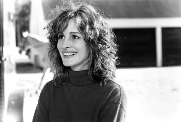 Why Julia Roberts Divorced First Husband Lyle Lovett relationship wedding marriage breakup timeline pictures photos couple Daniel Moder today 2021